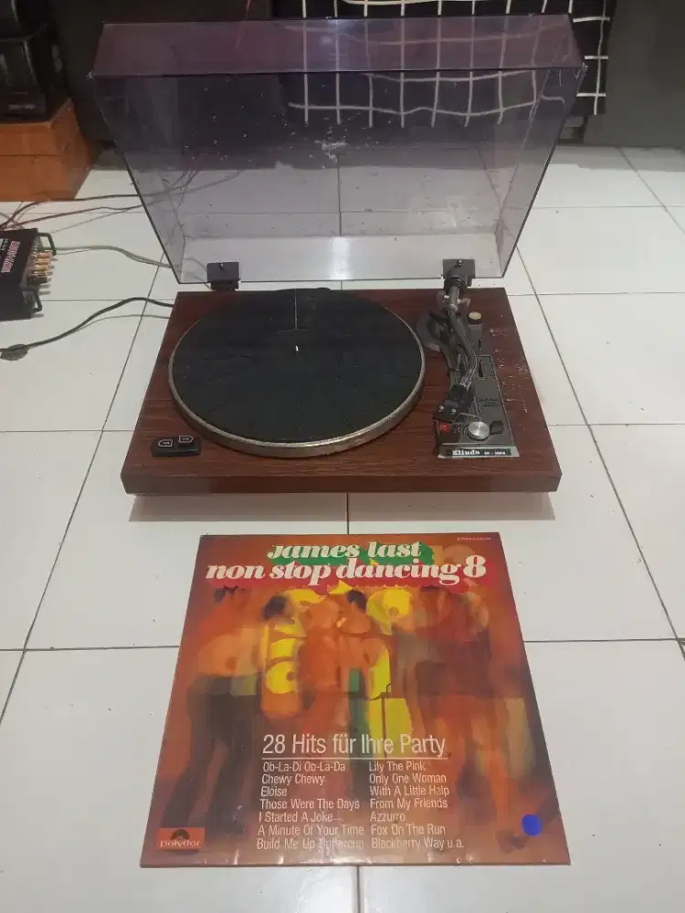 Turntable ELINDO SR-808 Germany