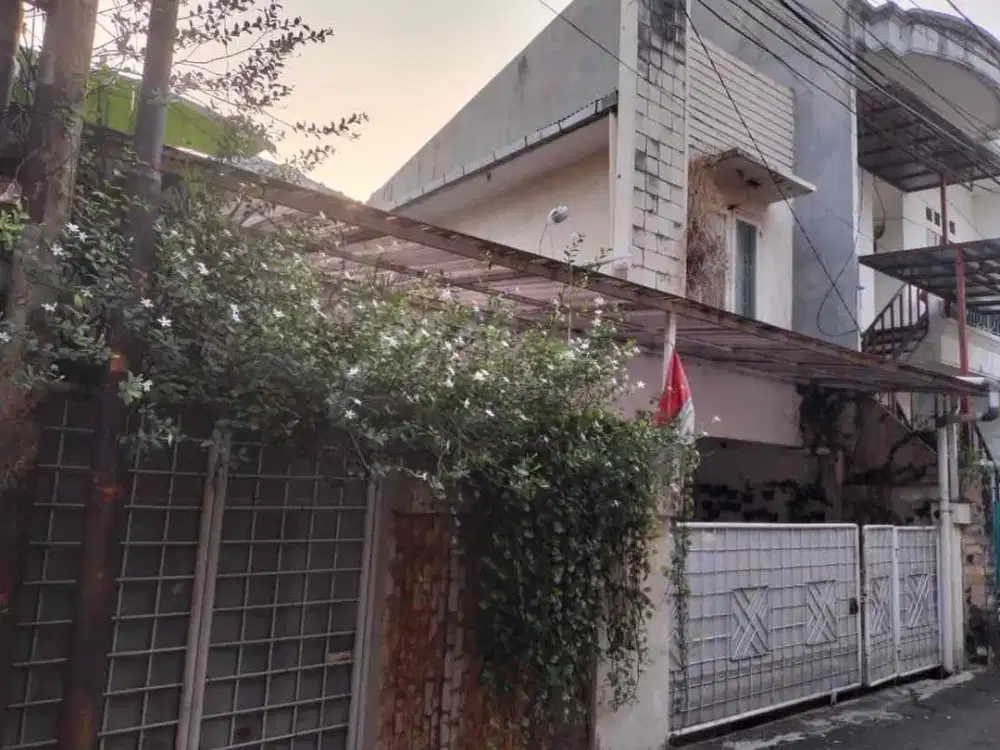 Dijual Rumah Strategis Tebet Barat Jakarta Selatan Siap Huni
