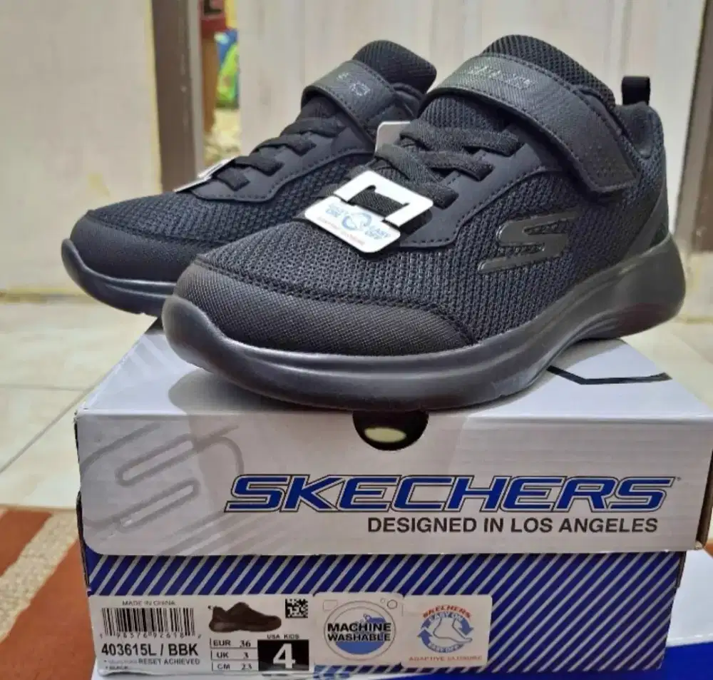 Sepatu skechers anak