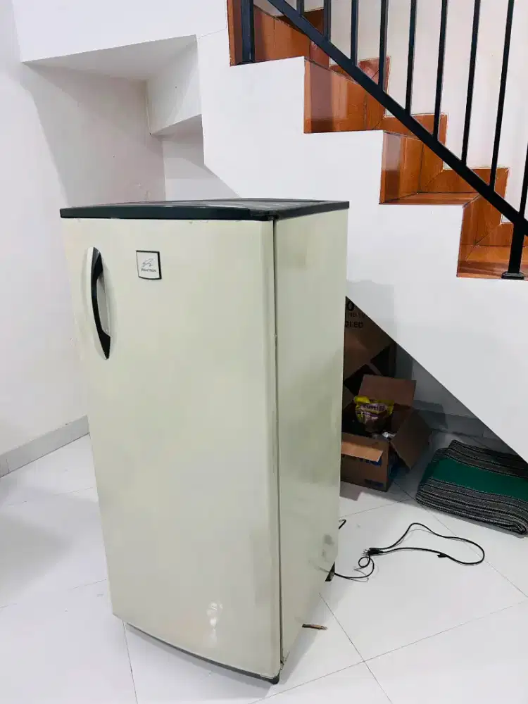 Jual kulkas Polytron