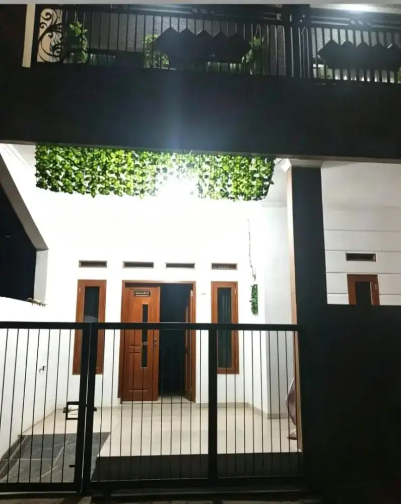 Dsewakan rumah 3 lantai