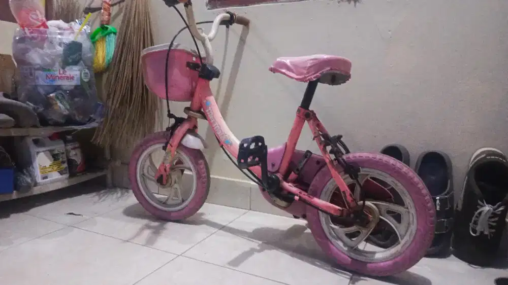 Sepeda mini, ban mati masih normal