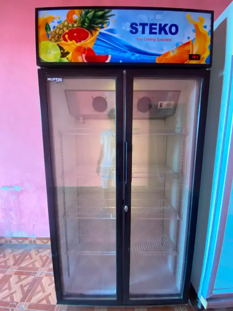 Showcase Merek STEKO 2 Pintu Orian Mulus