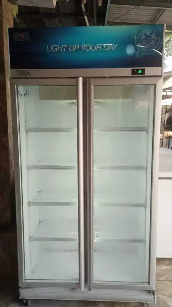 Showcase Merek Gea Light Up 600L Full Orian