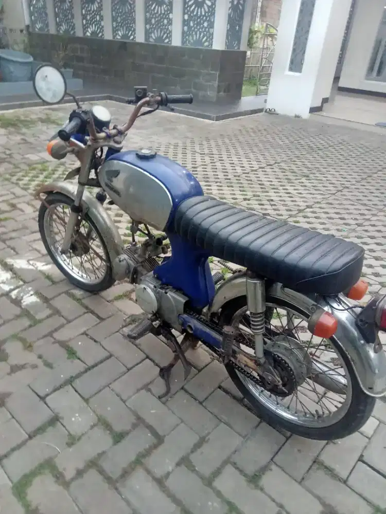 Motor honda antik 1971