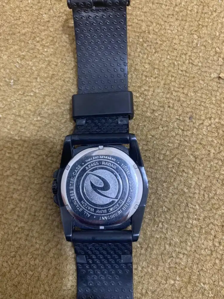 Dijual jam tangan pria. Rip Curl Radar Classic Surf watch  Original