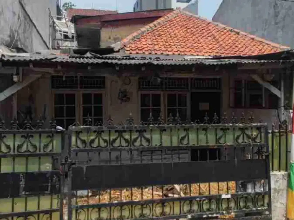 DIJUAL RUMAH LAMA KAWASAN STRATEGIS KEBAYORAN BARU JAKARTA SELATAN