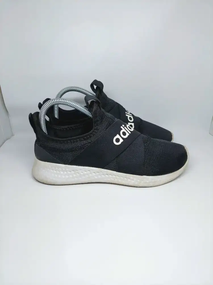 Sepatu Running Adidas Puremotions - Size 38