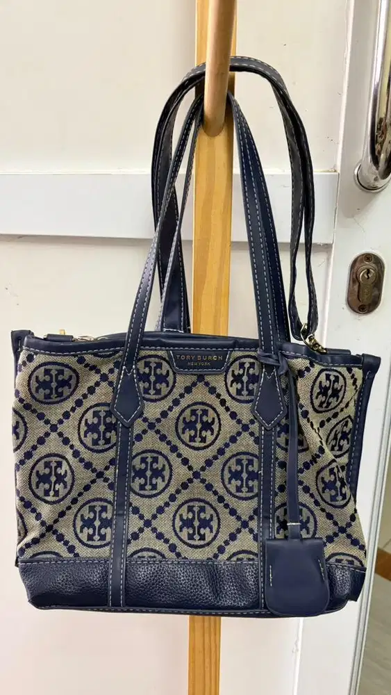 Tory Burch Slingbag monogram thrift
