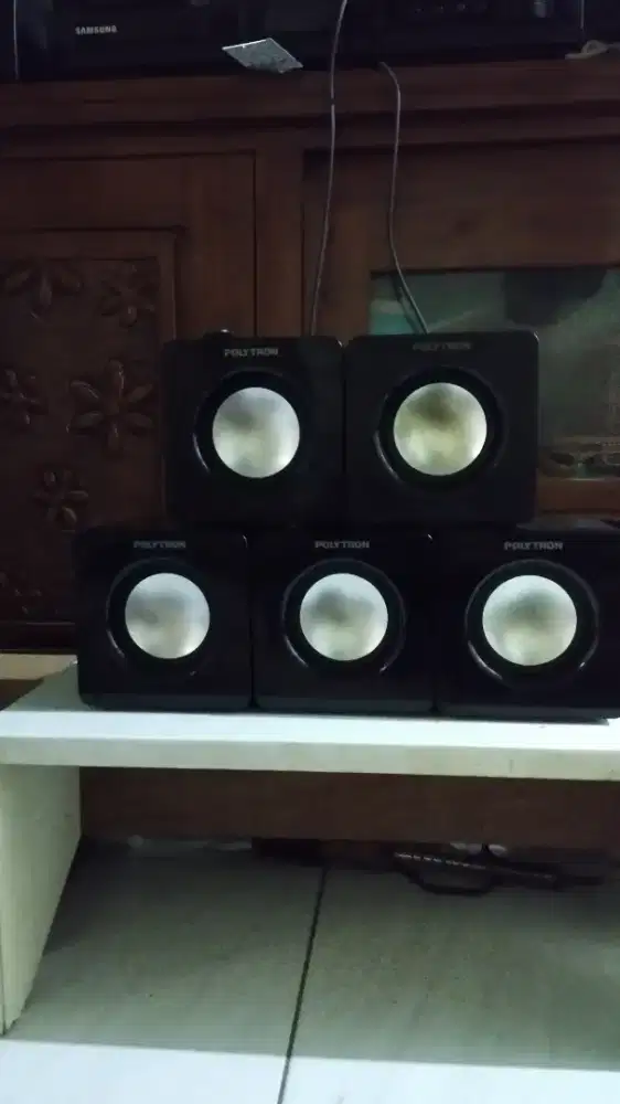 Speaker satelit-satelit polytron