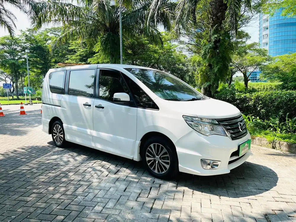 DP 5 JUTA, NISSAN SERENA 2.0 HIGHWAYSTAR HWS AT 2016