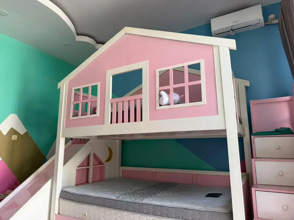 Dijual tempat tidur 2 lantai