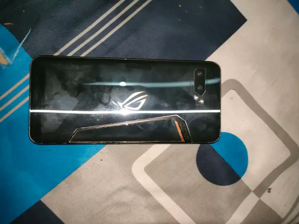 Asus ROG PHONE 2 8)128 hp only Nominus