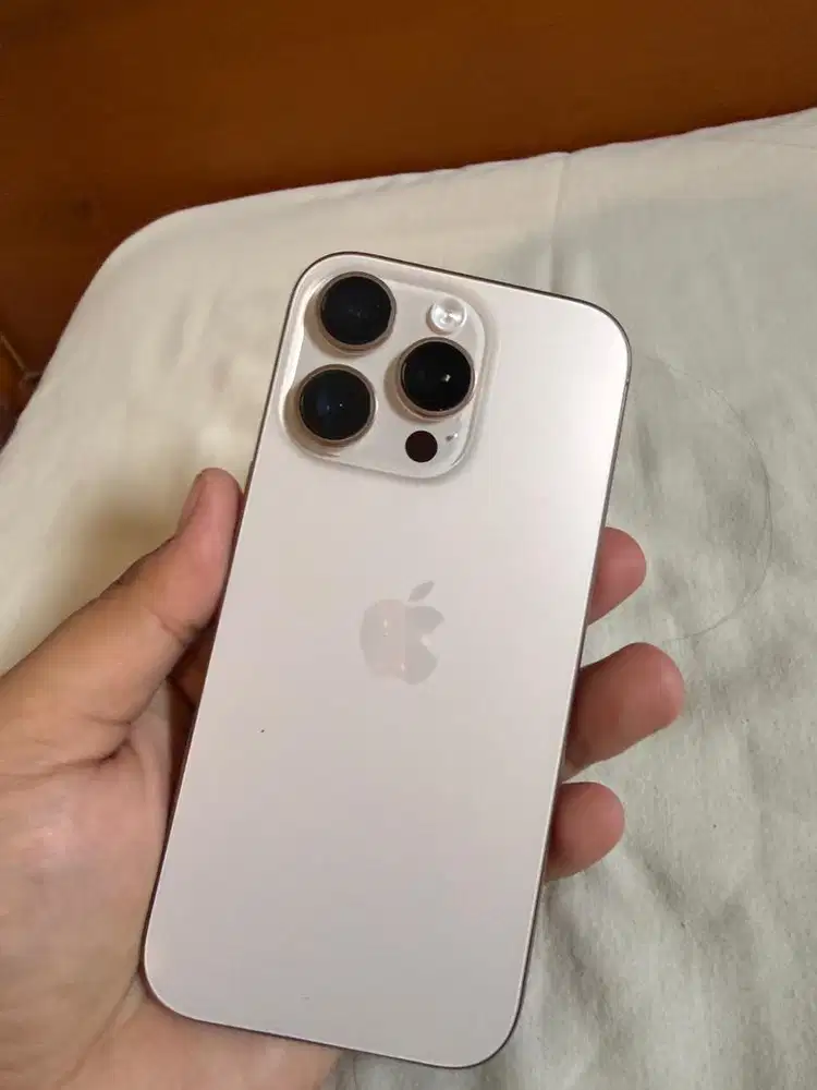 iPhone 16 Pro 128 Gb Gold
