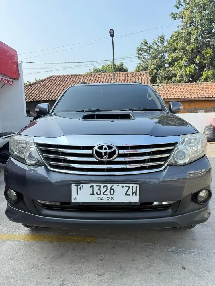 Bismillah dijual toyota fortuner 2014 VNT turbo diesel matic