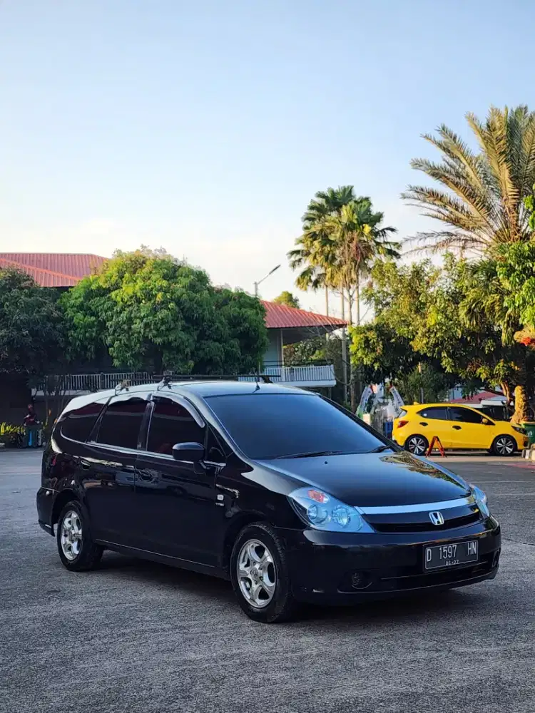 Honda Stream 1.7 2005 Manual (Facelift)