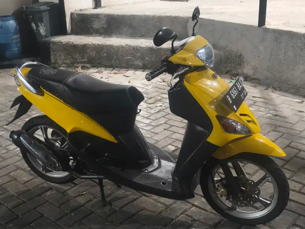 Mio sporty kuning
