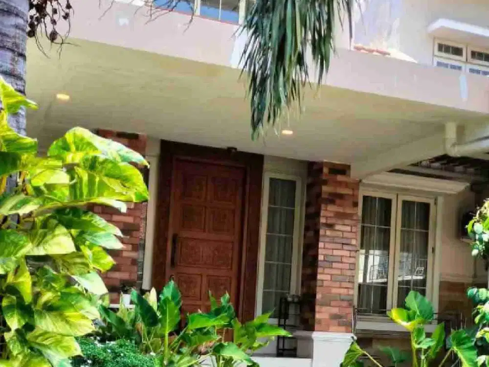 Dijual rumah cantik menarik di citra grand cibubur. 
Hadap taman, rumah asri dan rapi
