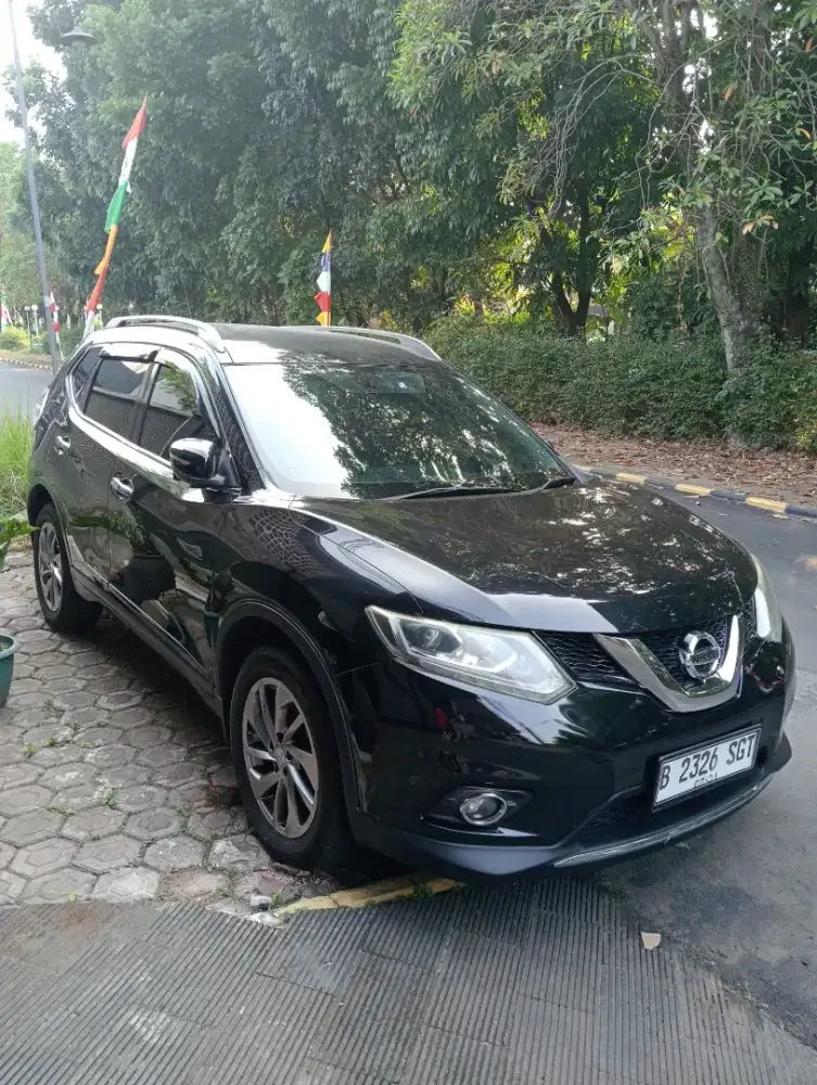 Dijual Mobil Xtrail tahun 2015