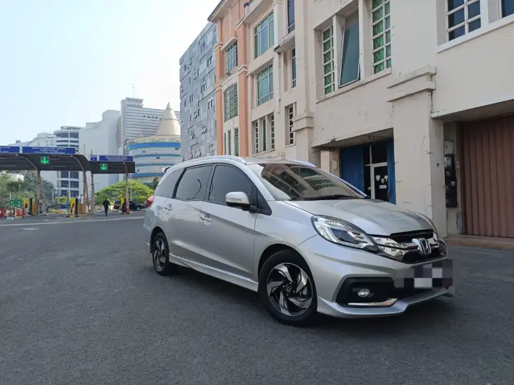 Honda Mobilio RS AT 2014 km rendah service record pajak panjang