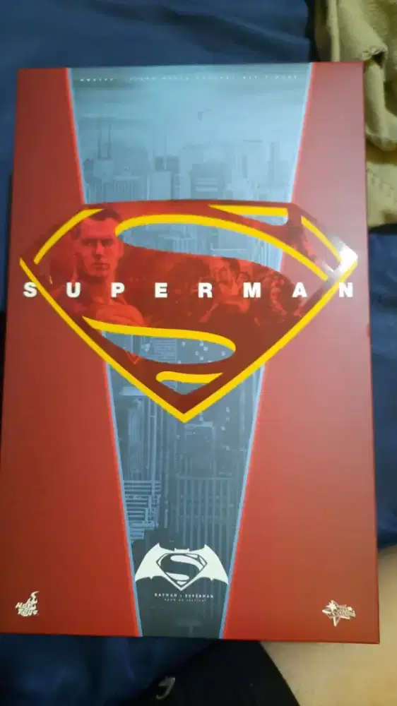FOR SALE: Hottoys MMS343 Superman Henry Cavill Batman Vs Superman.