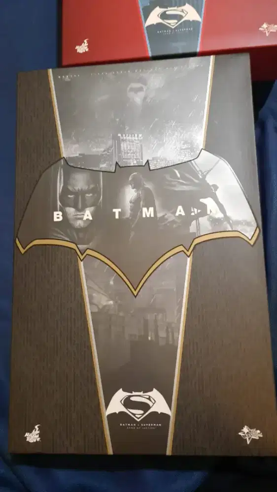 MMS342 Hottoys Original Batman Ben Affleck Batman Vs Superman.