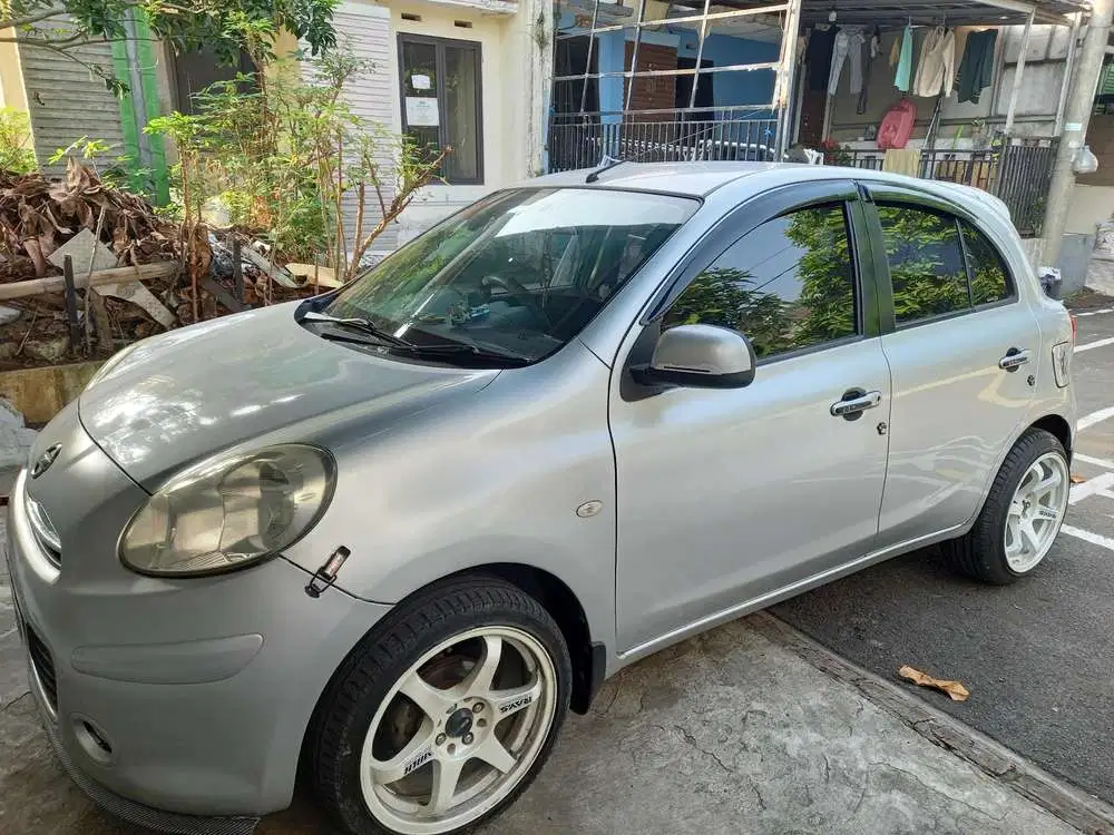 Nissan March 2012 Bensin