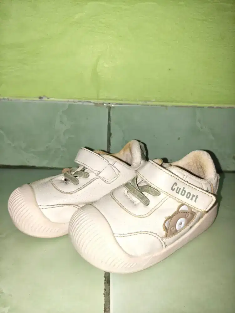 Sepatu Bekas - Baik