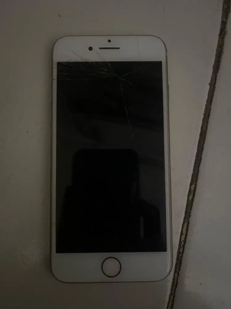 IP 8 BEKAS 64gb