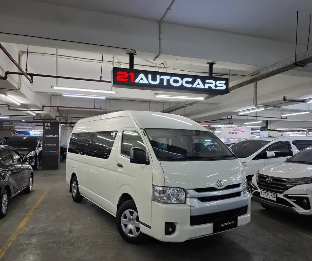 TOYOTA HIACE COMMUTER 3.0 MT 2024/2025 KM 17RB