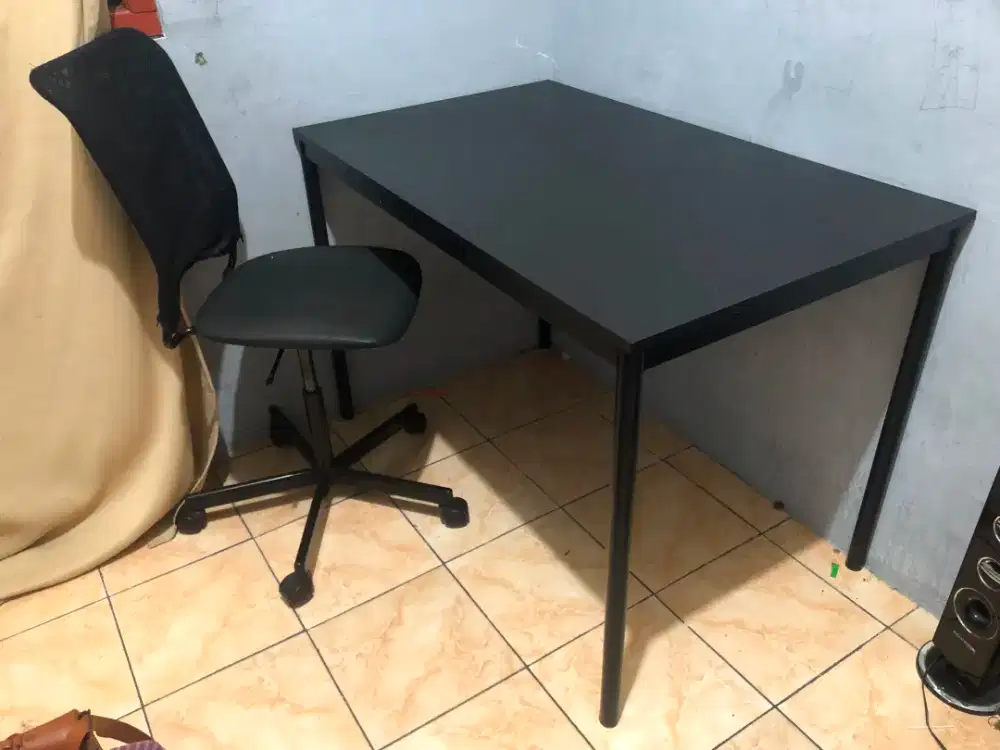 Di jual murah meja + kursi