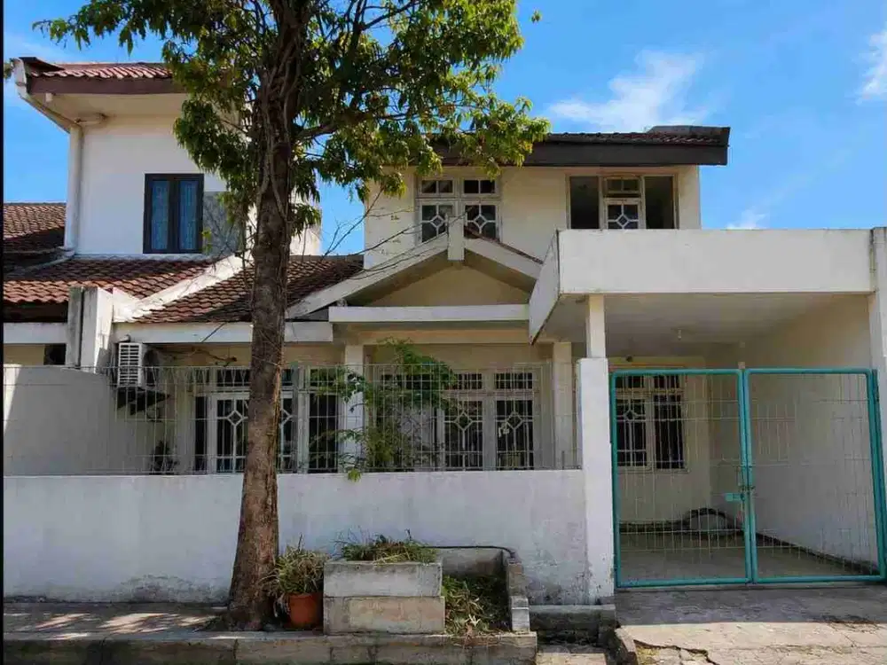 DIJUAL – Rumah 2 Lantai 5 KT Bonus Renovasi 100 Juta