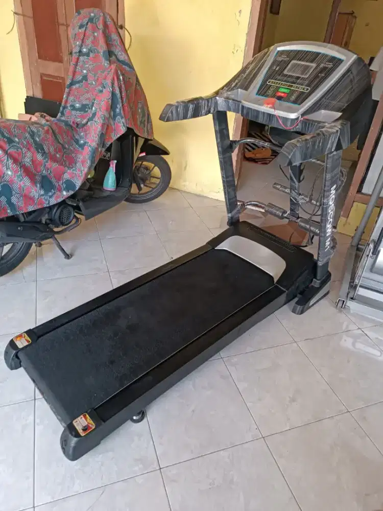 Treadmill elektrik jumbo 4fungsi Moscow