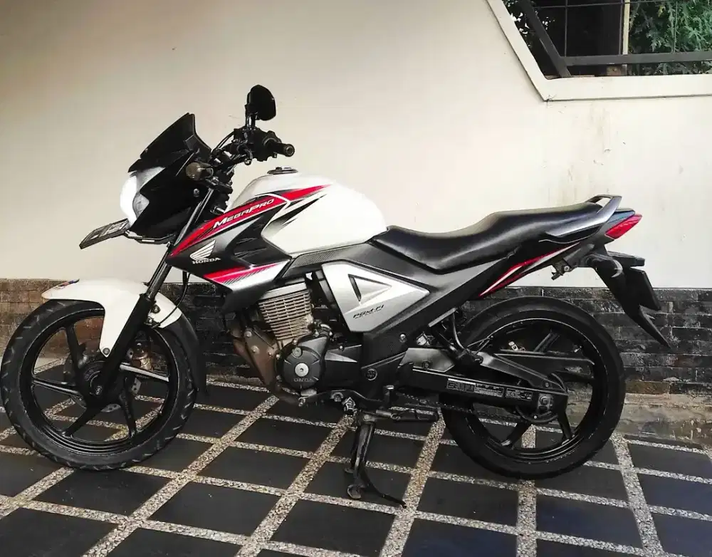 Honda Megapro Fi Albino THN 2015 Limited Edition Kumplit Isi Mulus