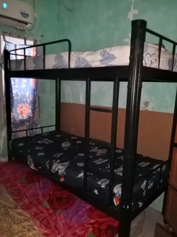 Dipan Kasur Tingkat