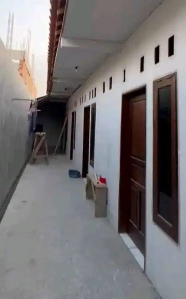 Dijual Kost baru UNS L:85m, 5 KT
