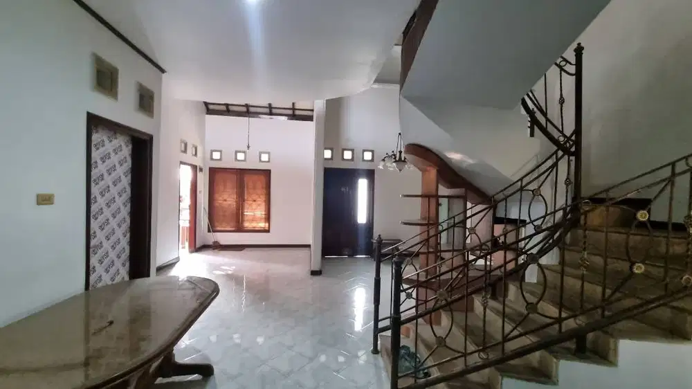 Disewakan Rumah Tinggal di Pusat Kota Bekasi deket sumarecon-stadion