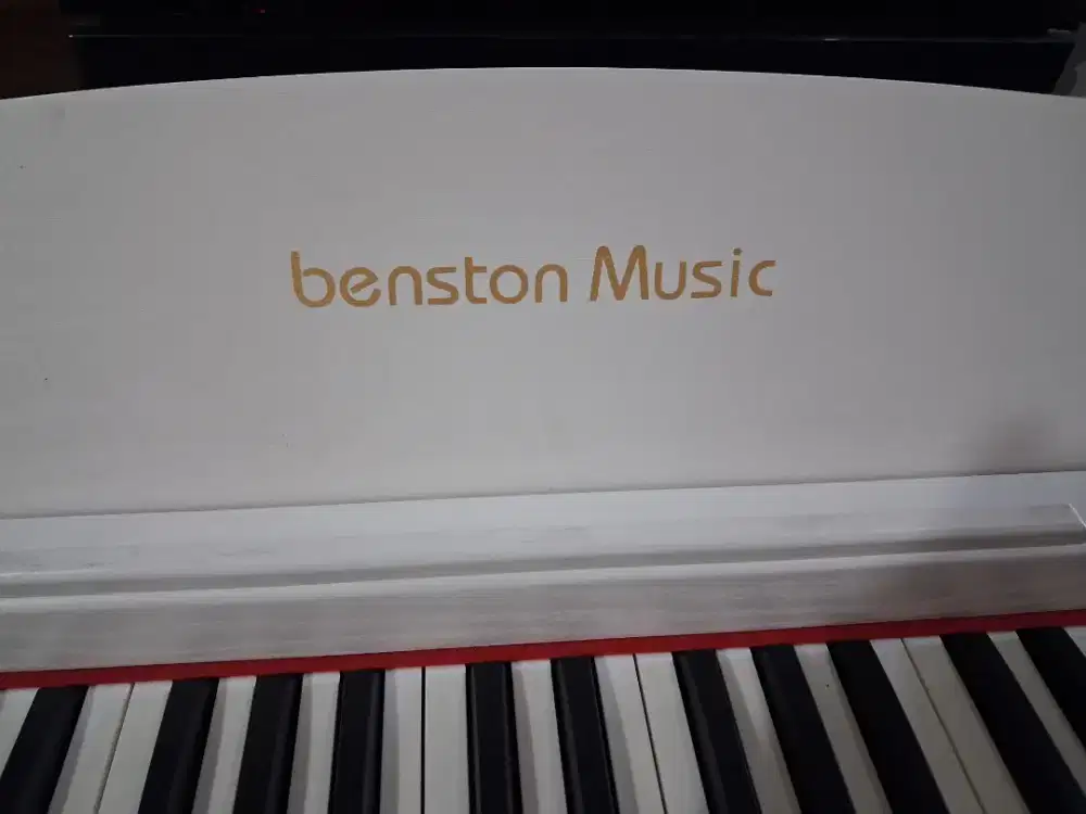 Dijual Keyboard Merk Benston 88 Tuts
