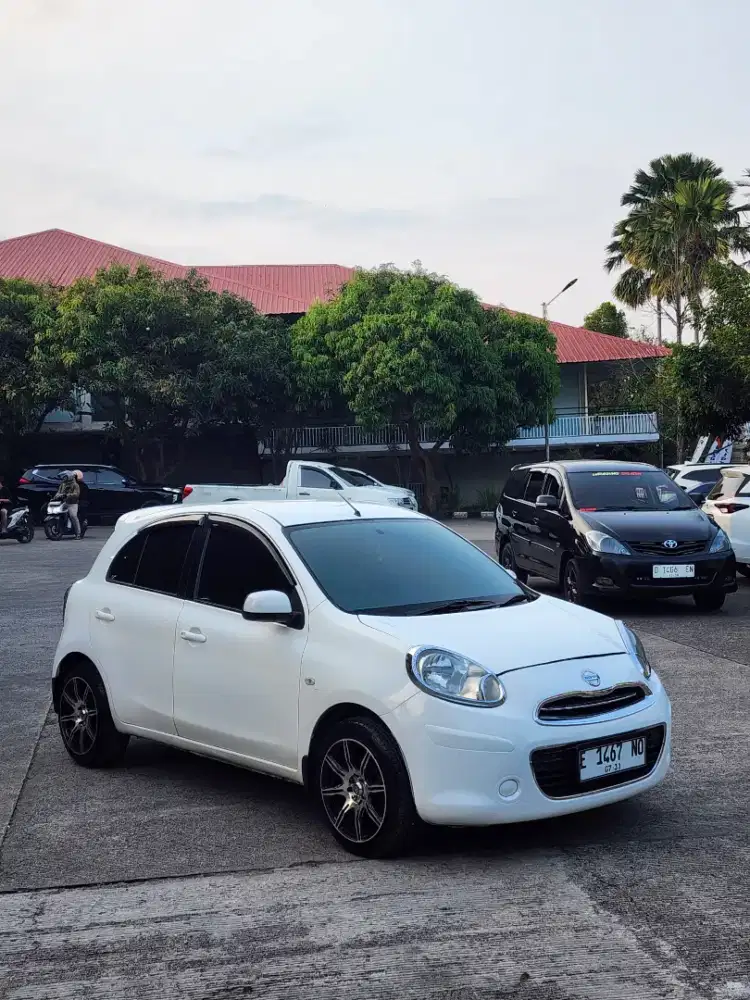 Nissan March 2012 Manual