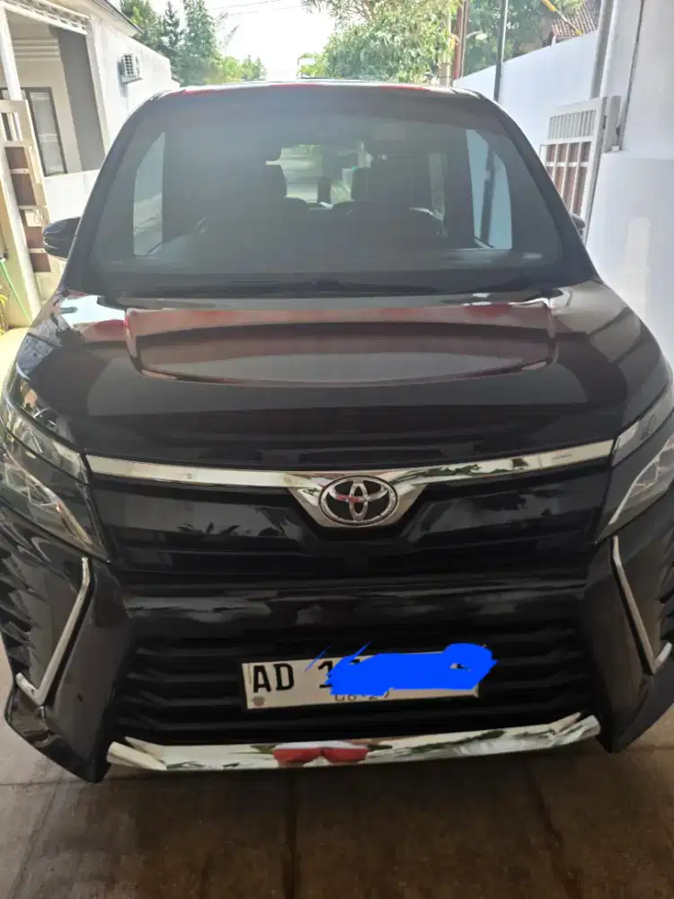 Jual Toyota Voxy Tahun 2019