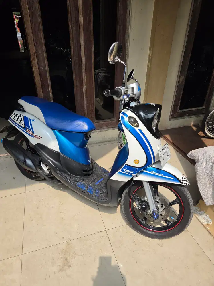 Fino biru putih 2012 Gbm
