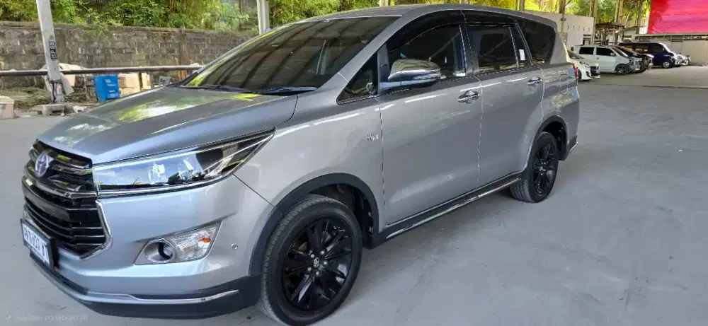 Toyota Venturer bensin 2019