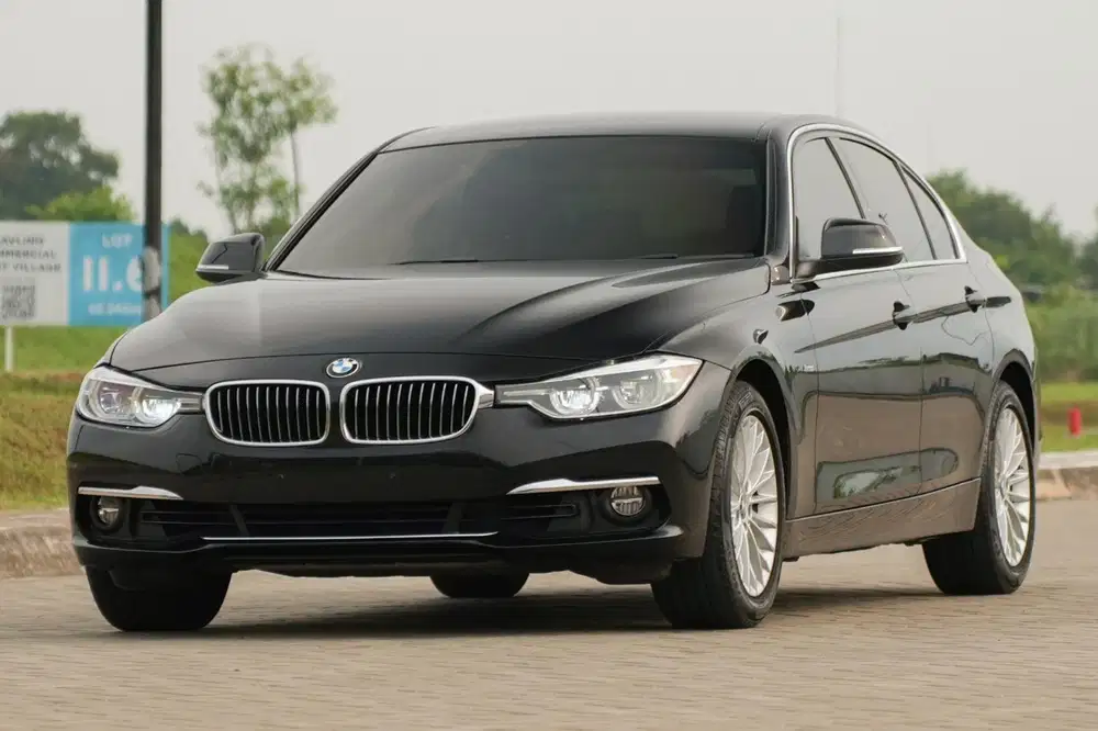 BMW 320i Luxury 2019 (F30)