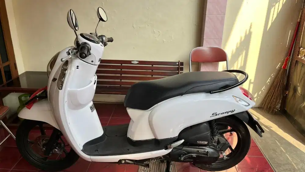 Honda Scoopy FI esp ISS tahun 2015 Putih