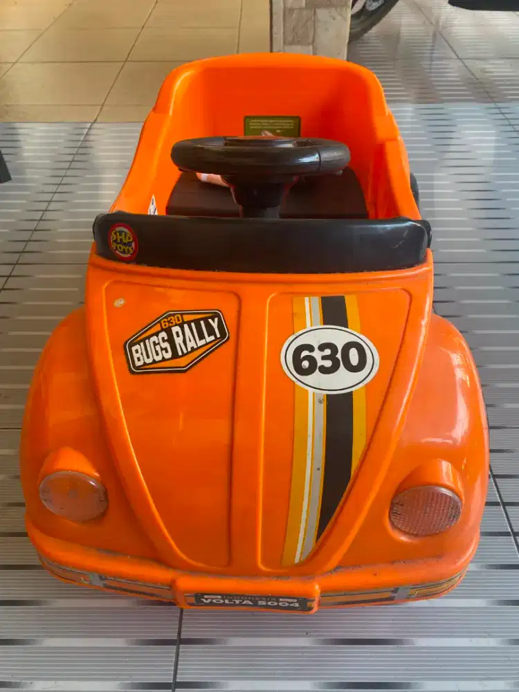 Mainan anak mobil