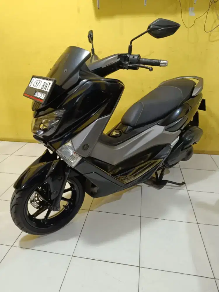 Yamaha nmax 2017 hitam