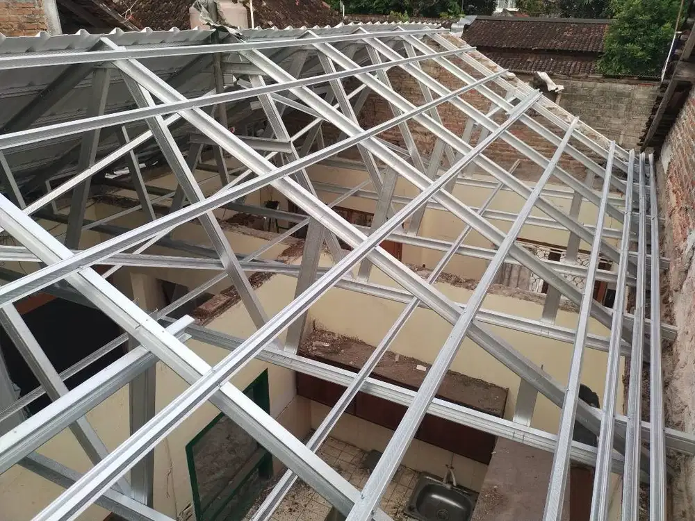 Bongkar dan Renovasi Atap Lapuk Dgn Baja Ringan UPVC ALDERON Psti Awet