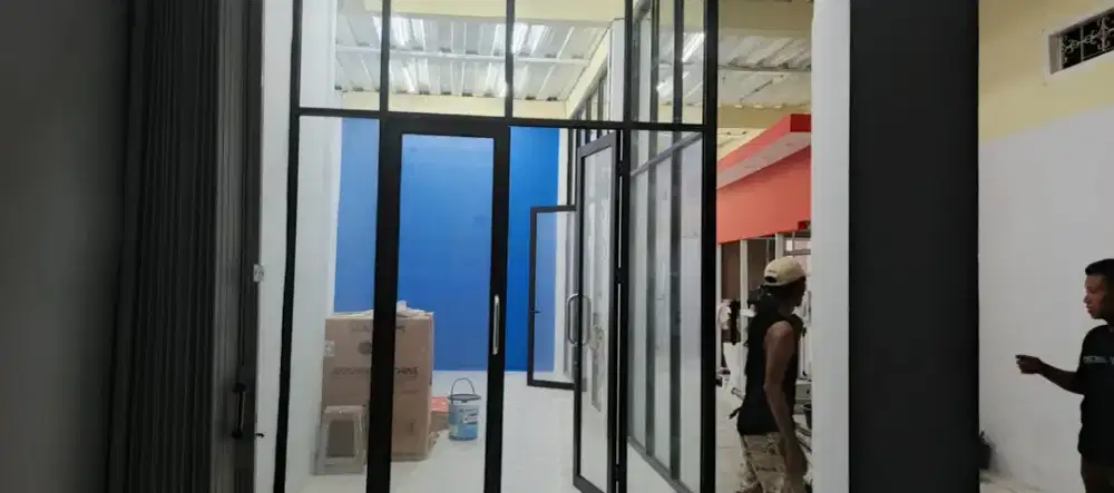KUSEN ALUMINIUM PINTU KACA – TAMPIL MODERN & ELEGAN