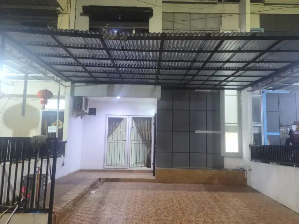 DIJUAL RUMAH BAGUS MINIMALIS 3 KAMAR TIDUR 2 LANTAI HADAP BARAT LAUT DI GOLDEM PALM CITRA 5 JAKARTA BARAT