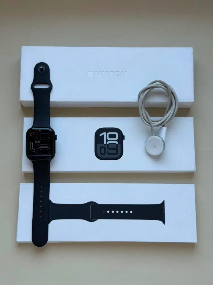 Apple Watch Series 10 46mm - Jet Black - Garansi on Nov 2026
